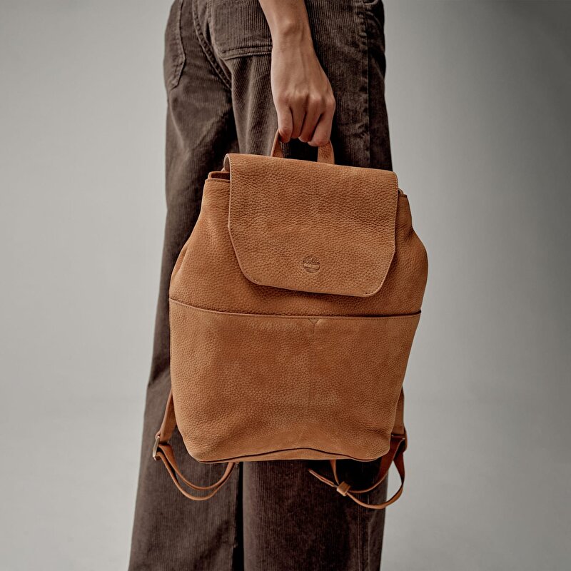 Kadın Yumaşak Deri Kahverengi Sırt Çantası